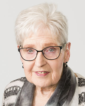 Photo of Claudia Robertson